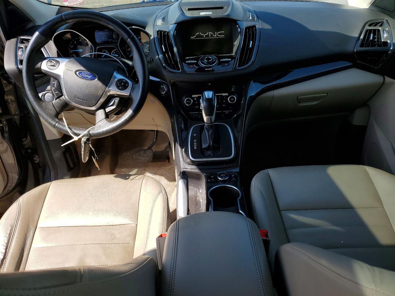 2014 Ford Escape Titanium - zdjęcie 8