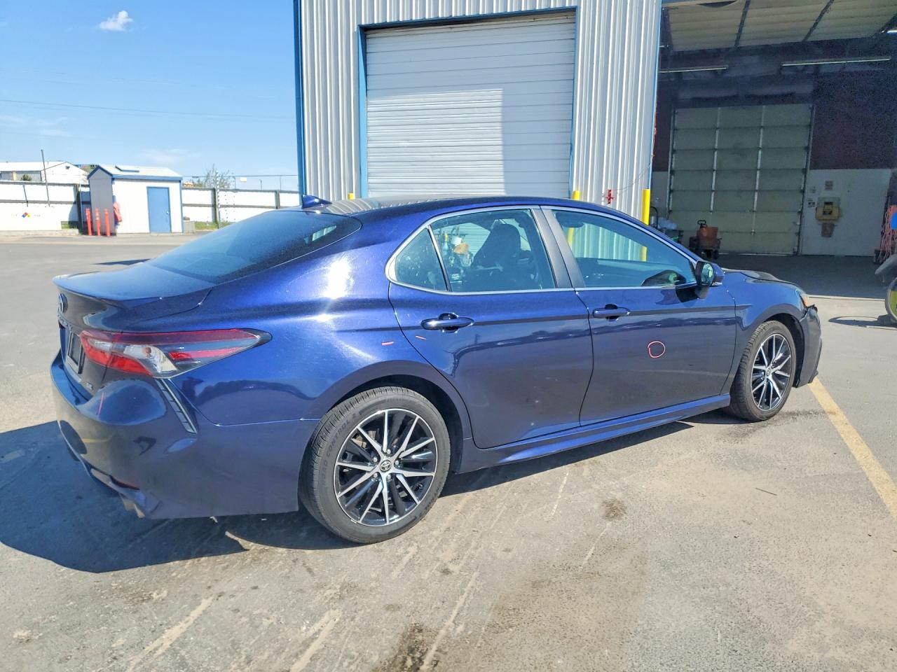 2022 Toyota Camry Se - zdjęcie 3