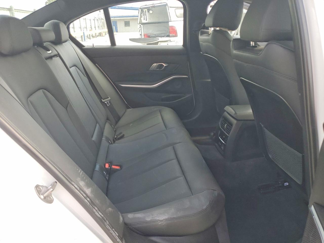 2019 BMW 330Xi - zdjęcie 10