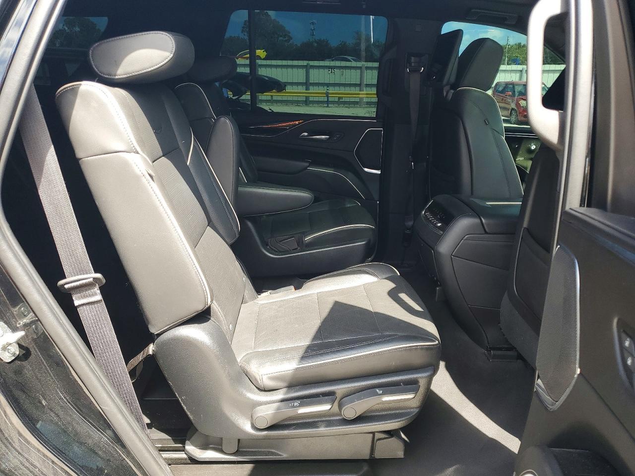 2021 Cadillac Escalade Sport - zdjęcie 11