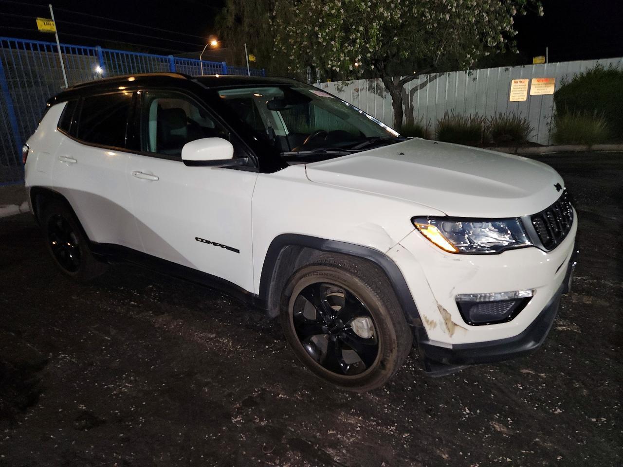 2021 Jeep Compass Latitude - zdjęcie 4
