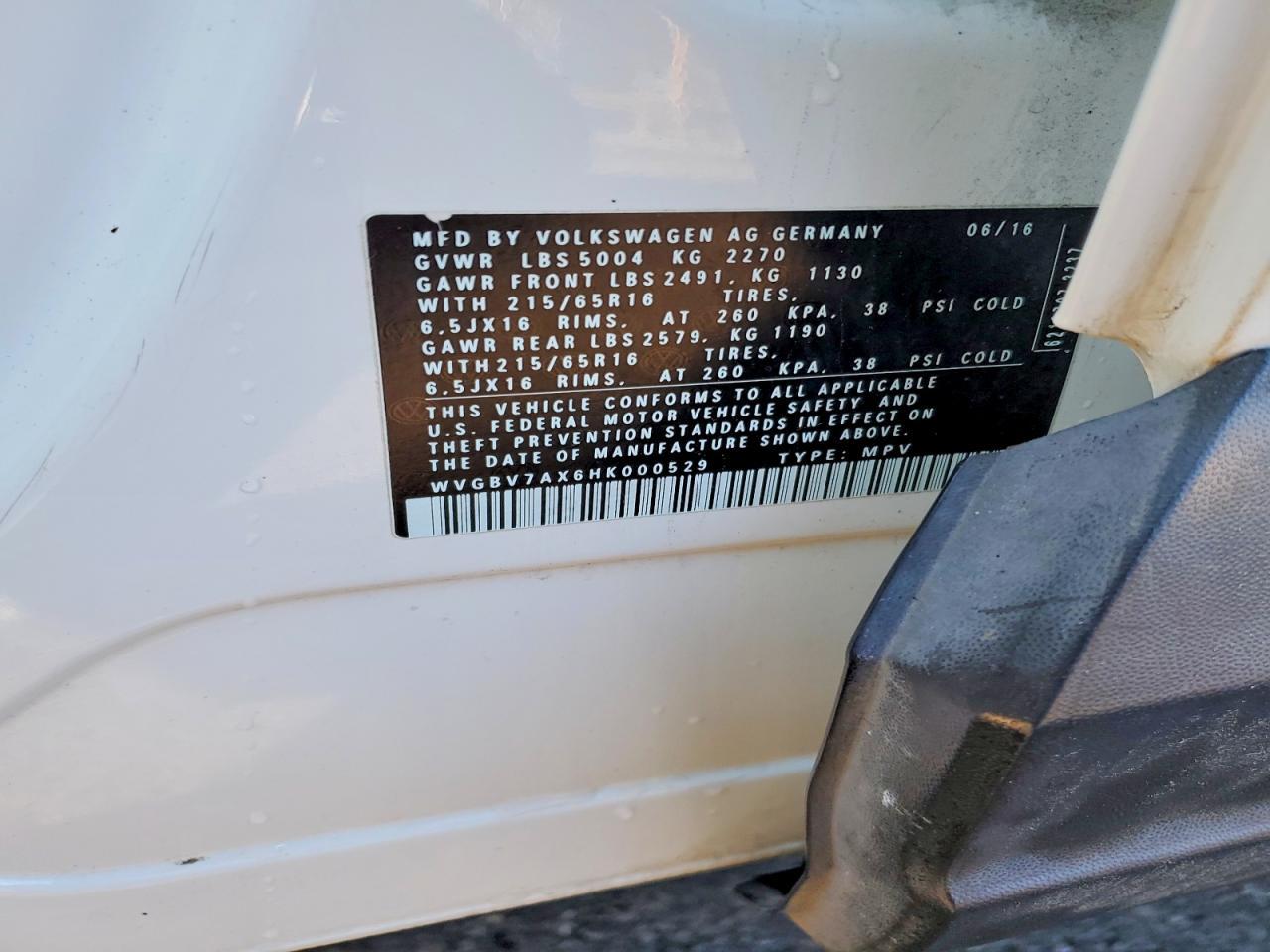 2017 Volkswagen Tiguan S - zdjęcie 12