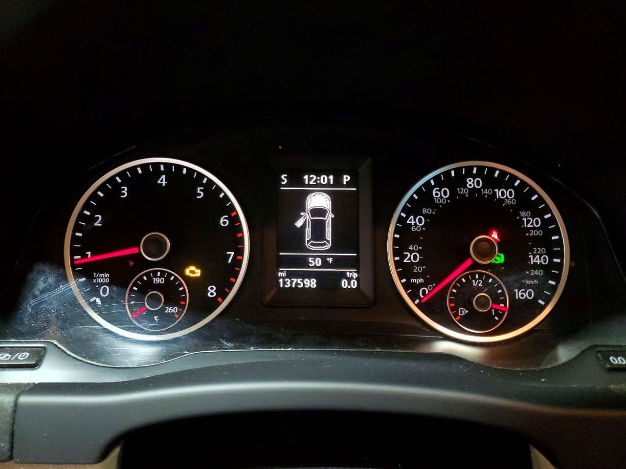 2014 Volkswagen Tiguan S - zdjęcie 9