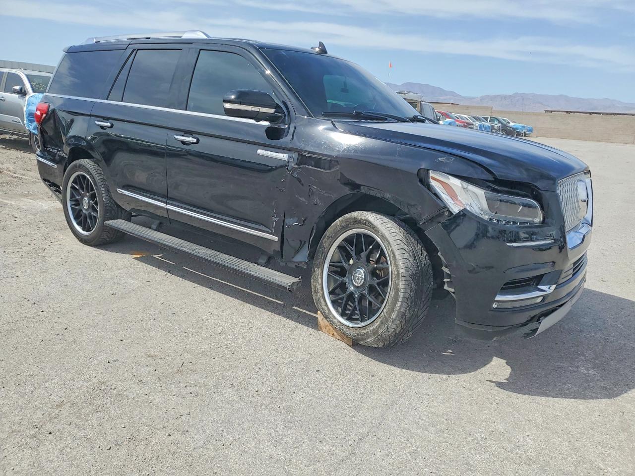 2018 Lincoln Navigator Reserve - zdjęcie 4
