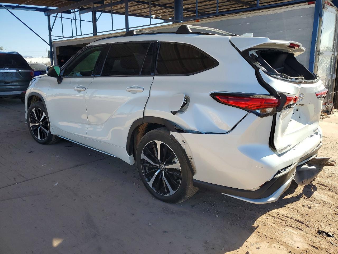 2022 Toyota Highlander Xse - zdjęcie 2
