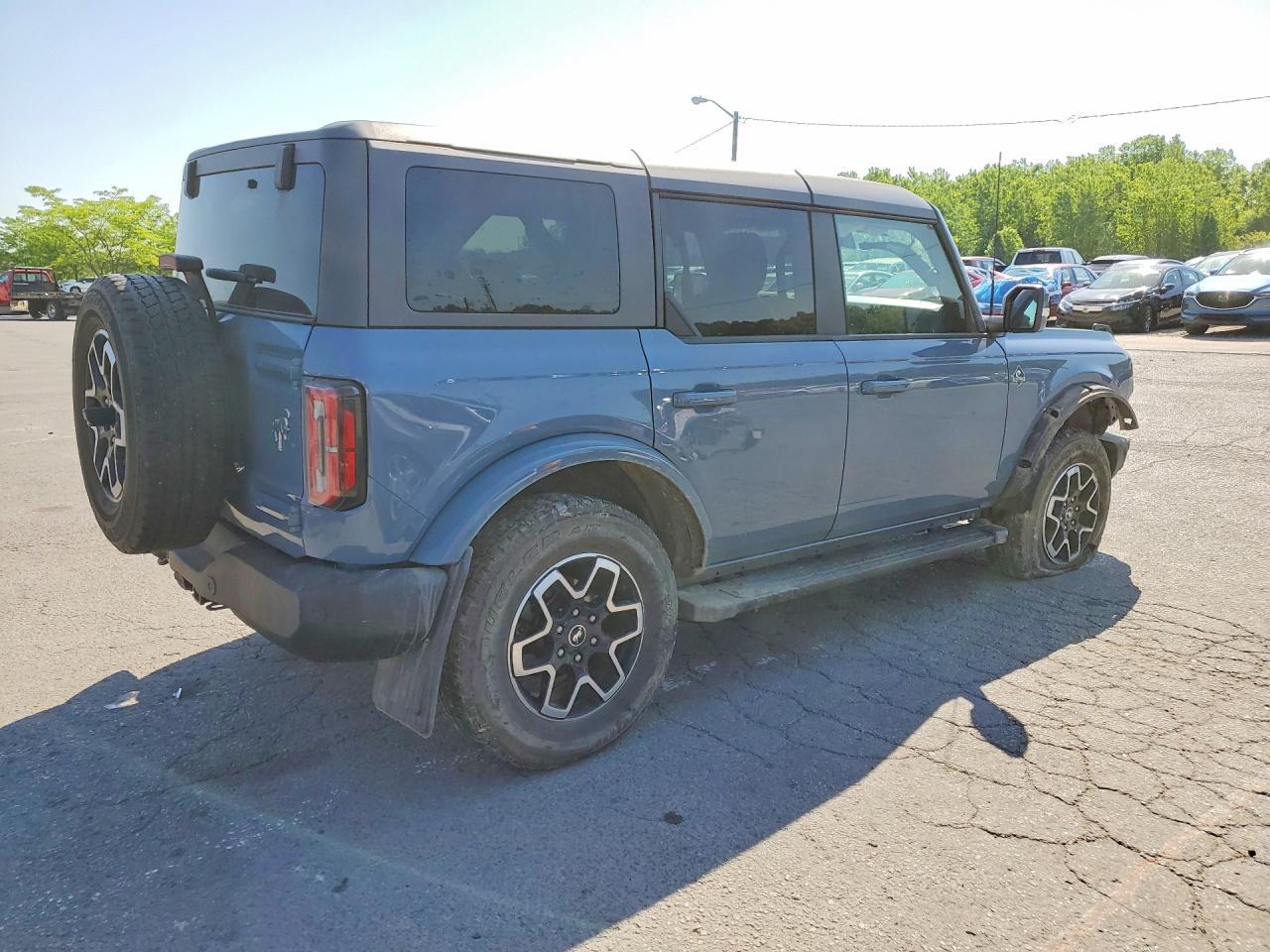 2024 Ford Bronco Outer Banks - zdjęcie 3