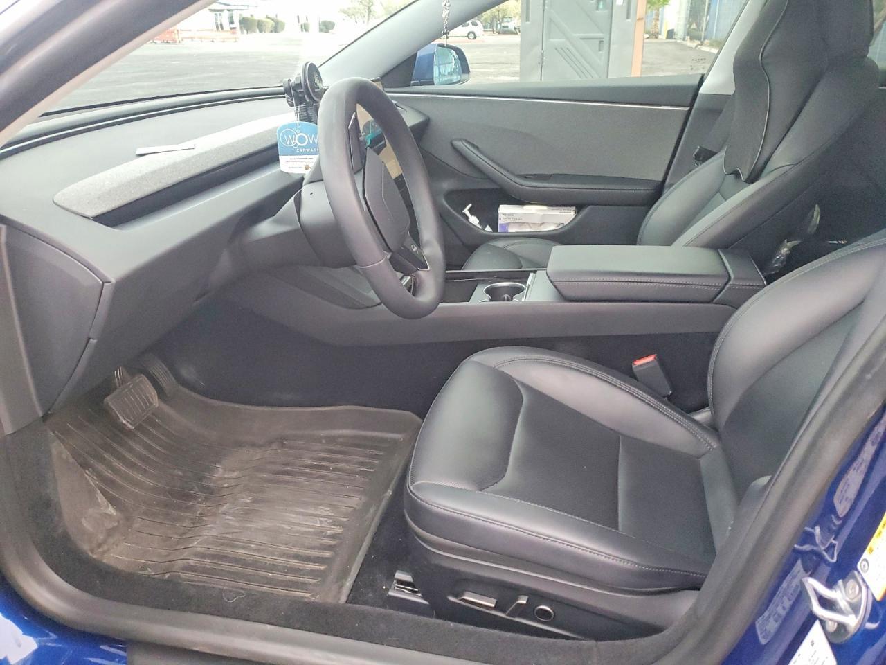 2025 Tesla Model 3 - zdjęcie 7