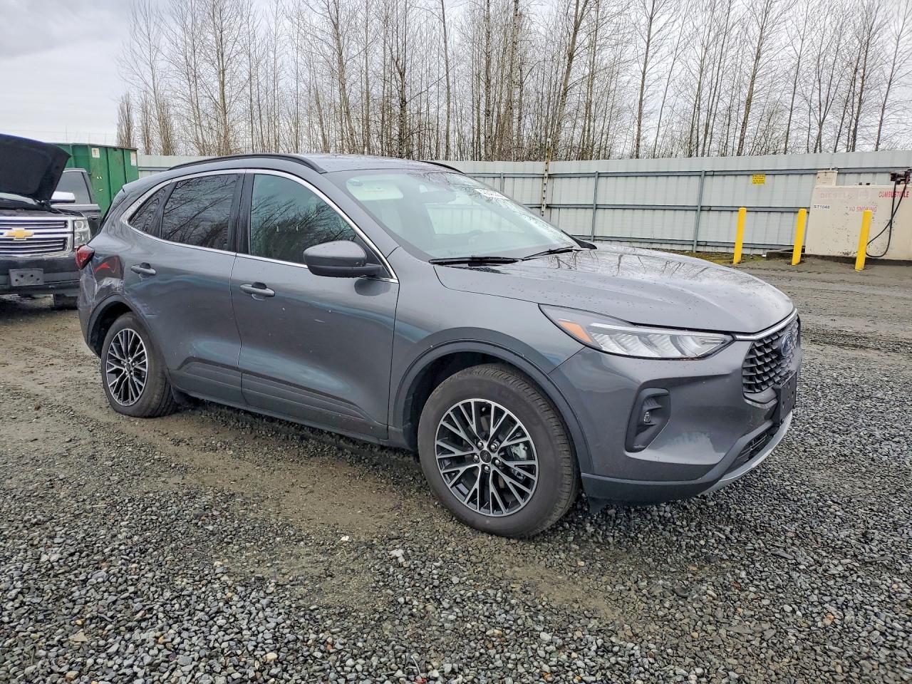 2025 Ford Escape - zdjęcie 4