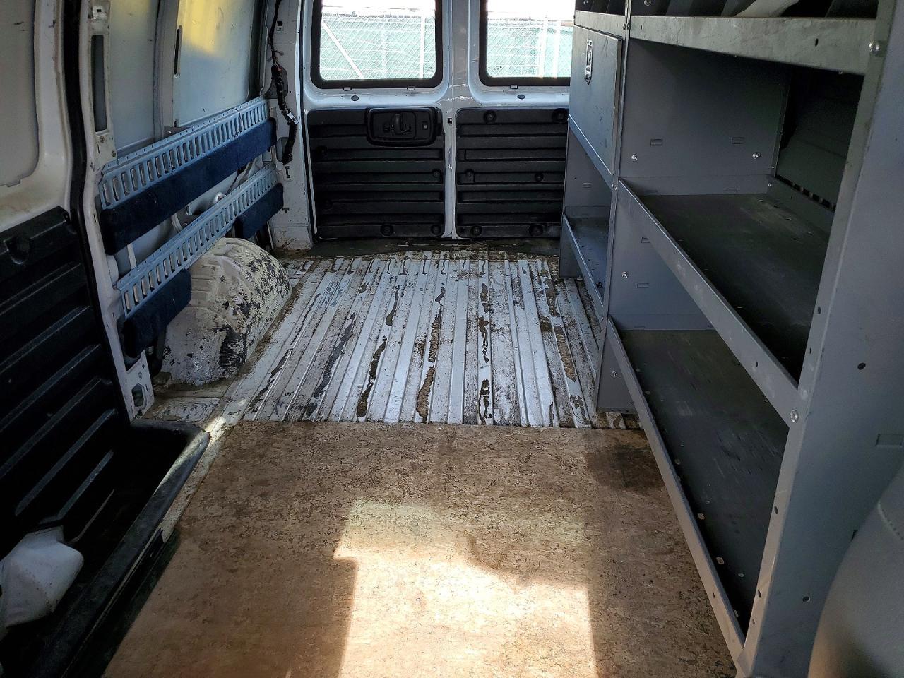 2018 Chevrolet Express G2500 - zdjęcie 10