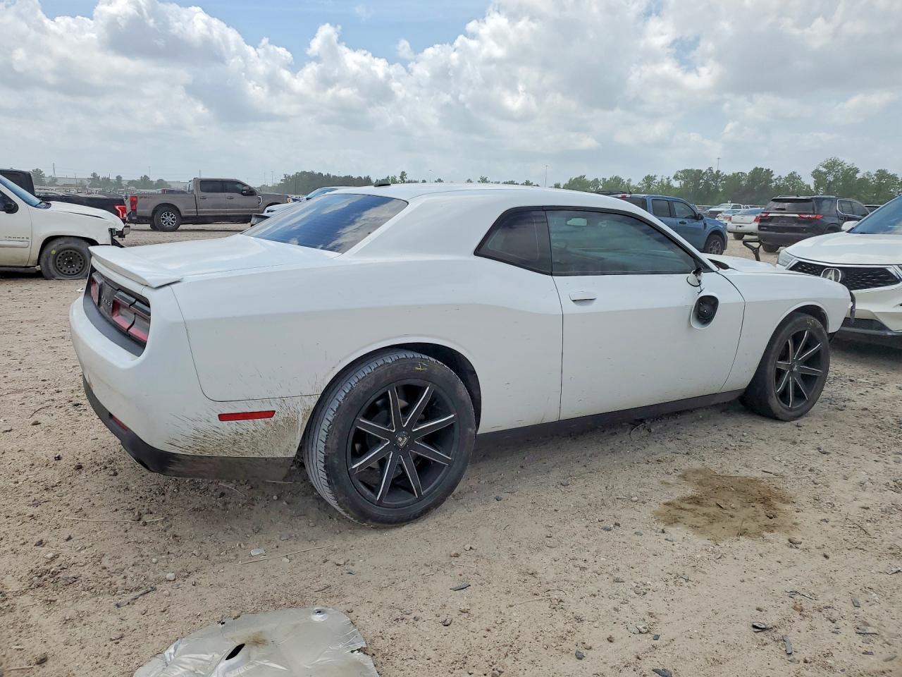 2016 Dodge Challenger Sxt - zdjęcie 3