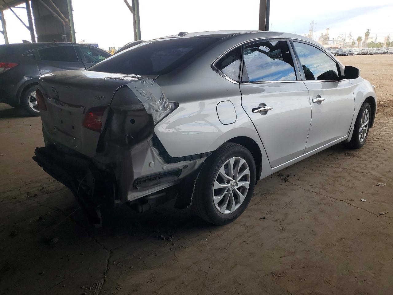 2018 Nissan Sentra Sv - zdjęcie 3