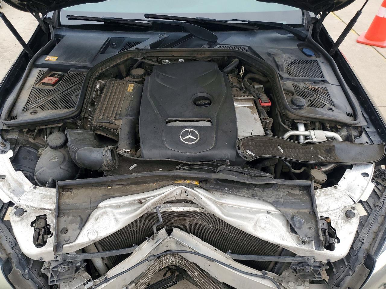 2015 Mercedes-Benz C 300 4Matic - zdjęcie 11