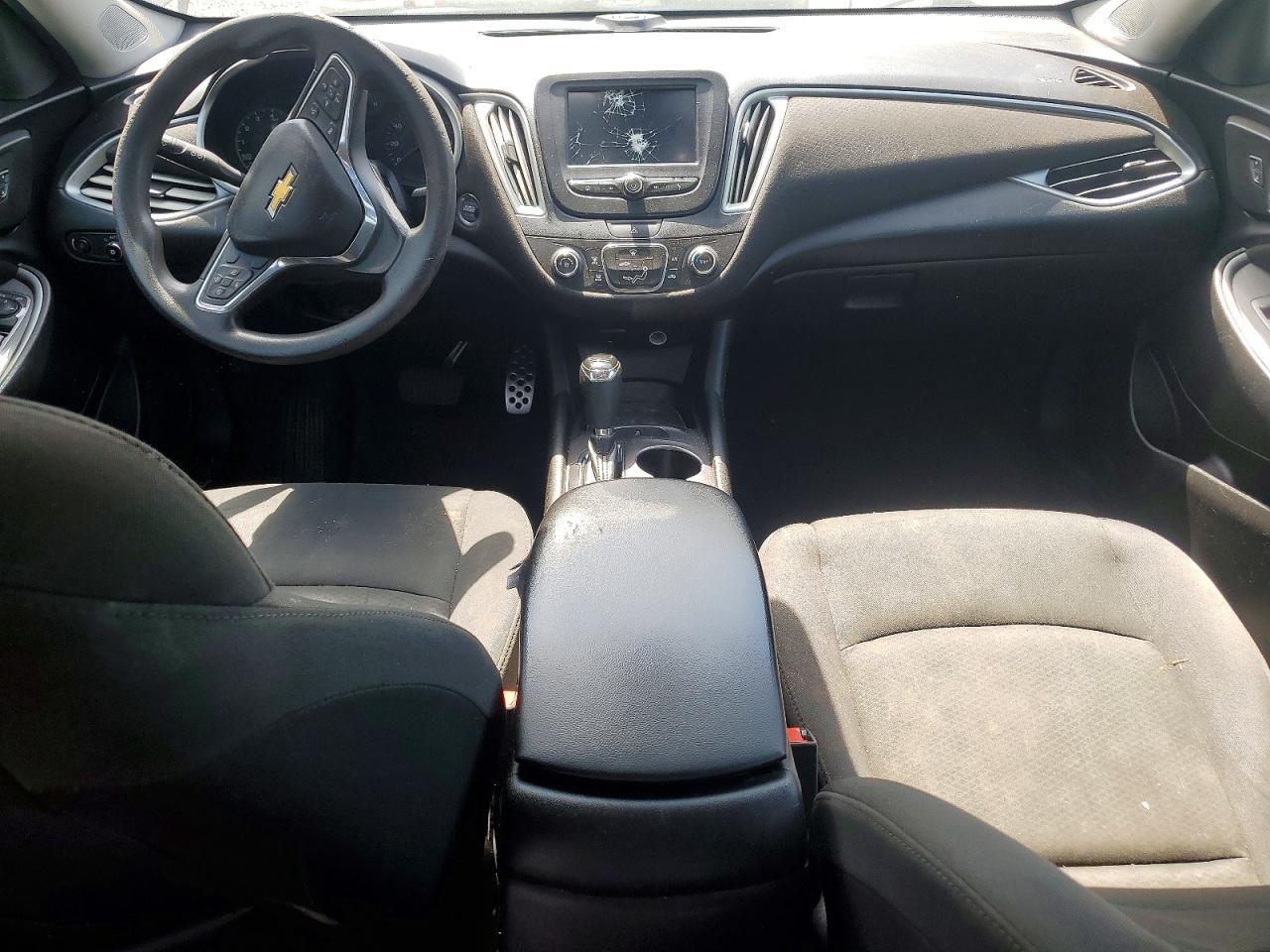 2017 Chevrolet Malibu Ls - zdjęcie 8