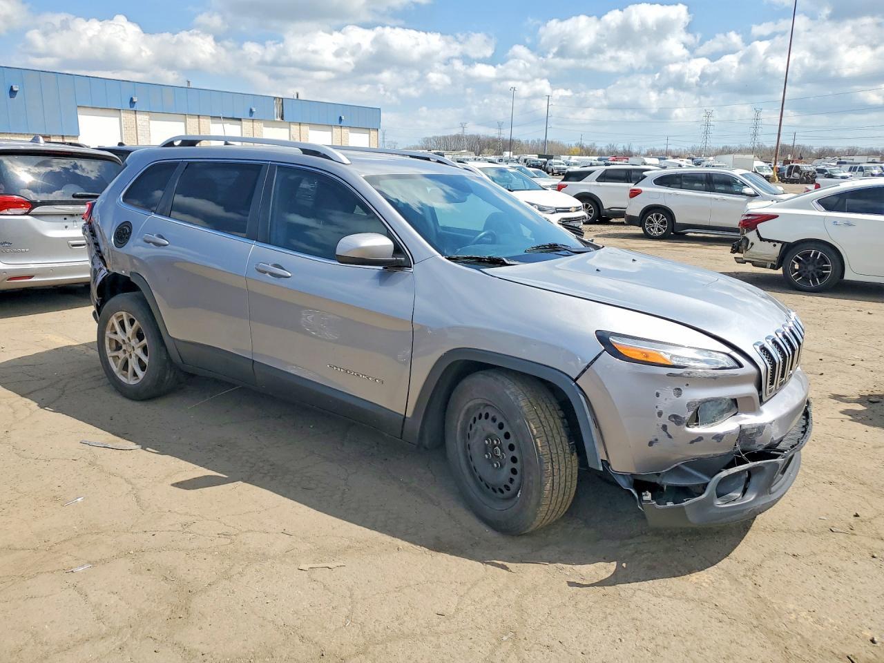 2017 Jeep Cherokee Latitude - zdjęcie 4