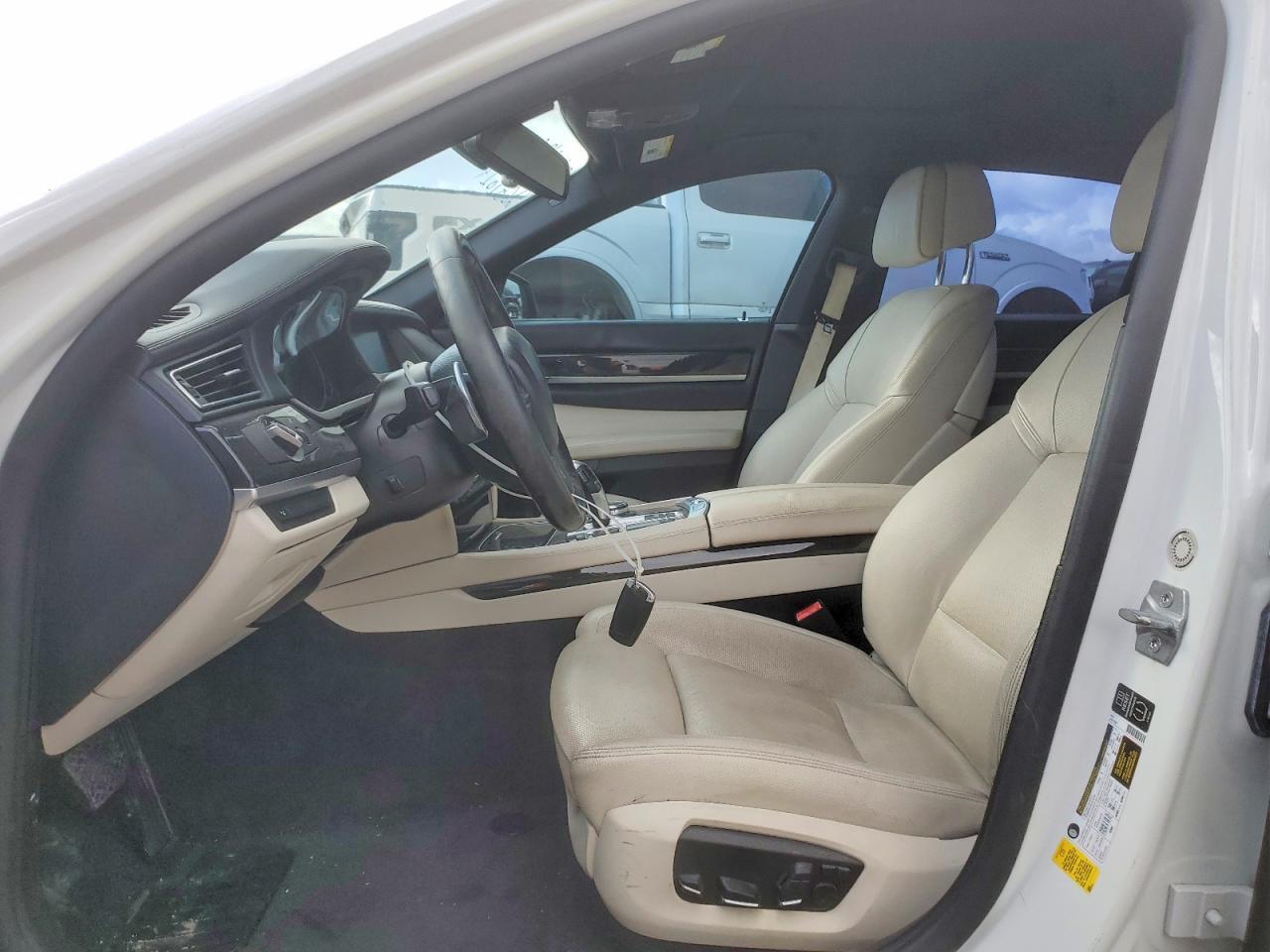 2014 BMW 740 I - zdjęcie 7
