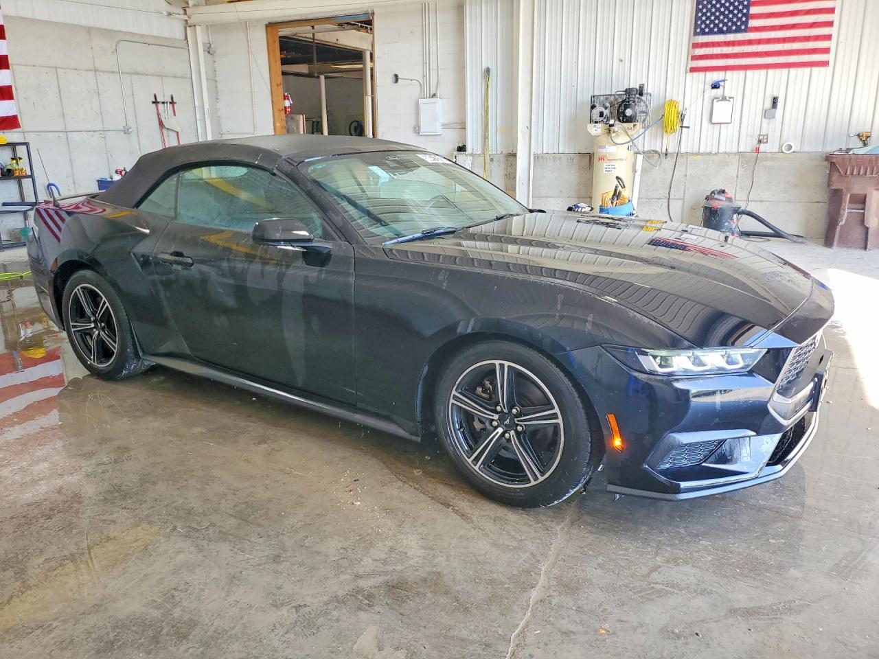 2024 Ford Mustang - zdjęcie 4