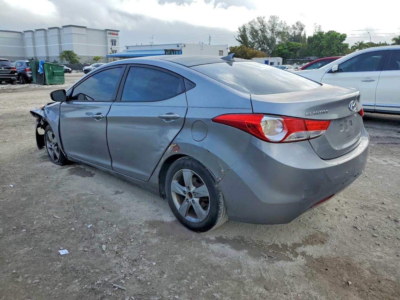 2013 Hyundai Elantra Gls - zdjęcie 2