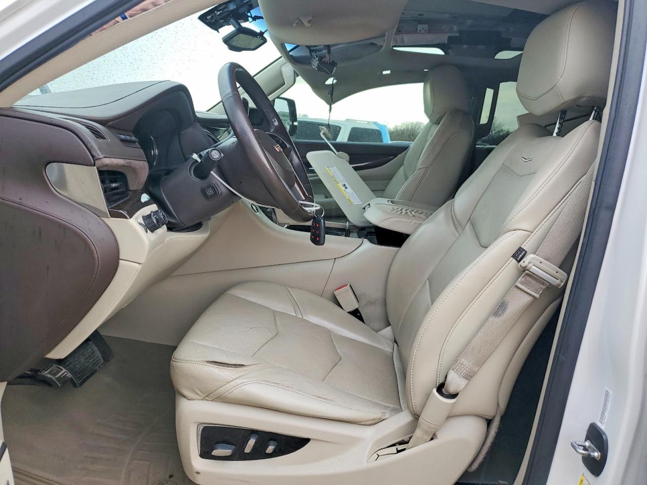 2016 Cadillac Escalade Luxury - zdjęcie 7