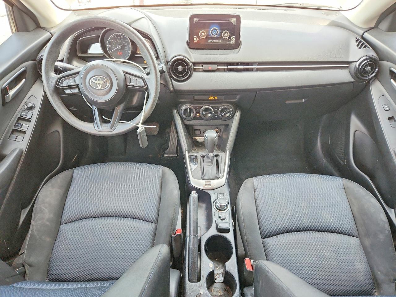 2019 Toyota Yaris L - zdjęcie 8