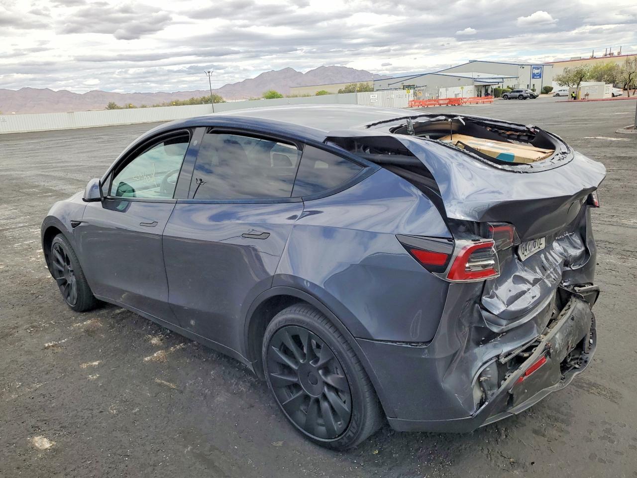 2023 Tesla Model Y - zdjęcie 2