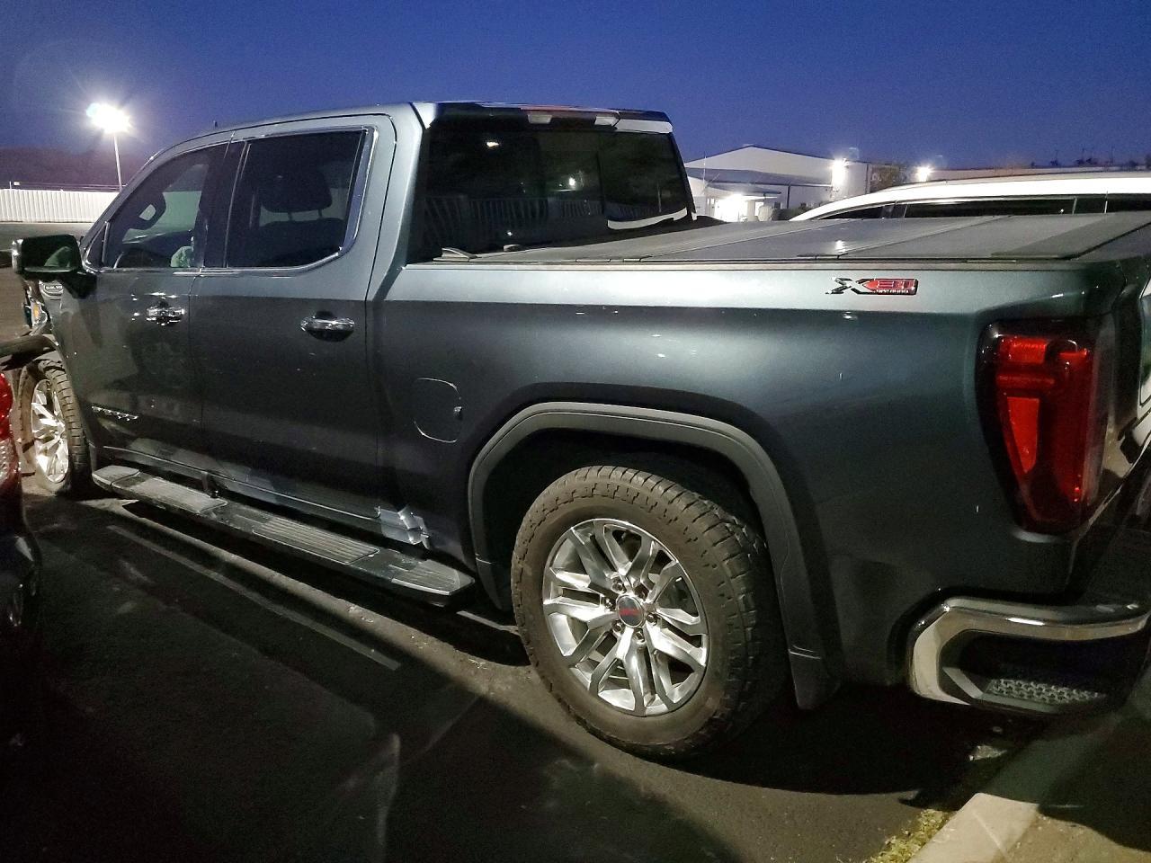 2021 GMC Sierra K1500 Slt - zdjęcie 2