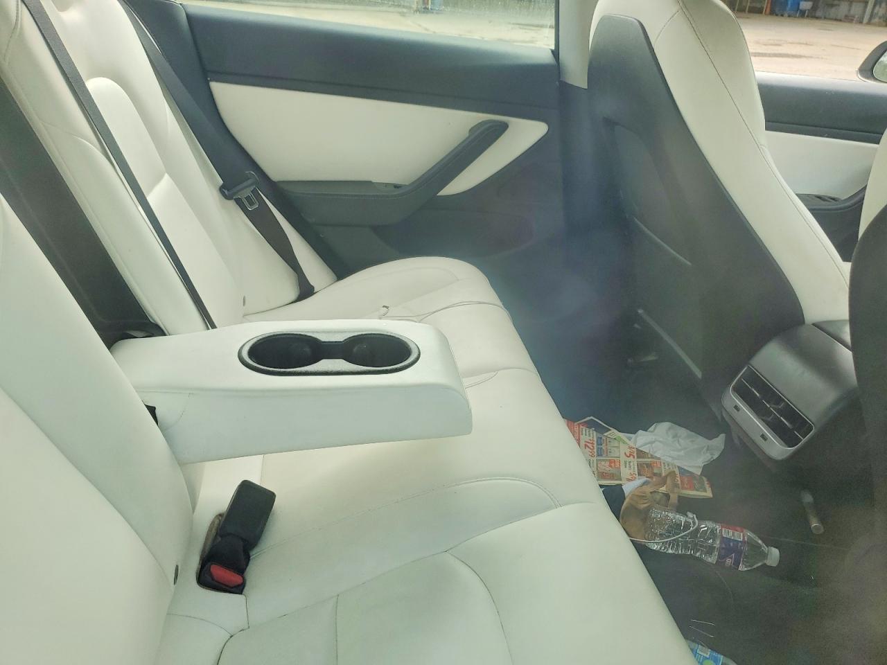 2020 Tesla Model 3 - zdjęcie 10