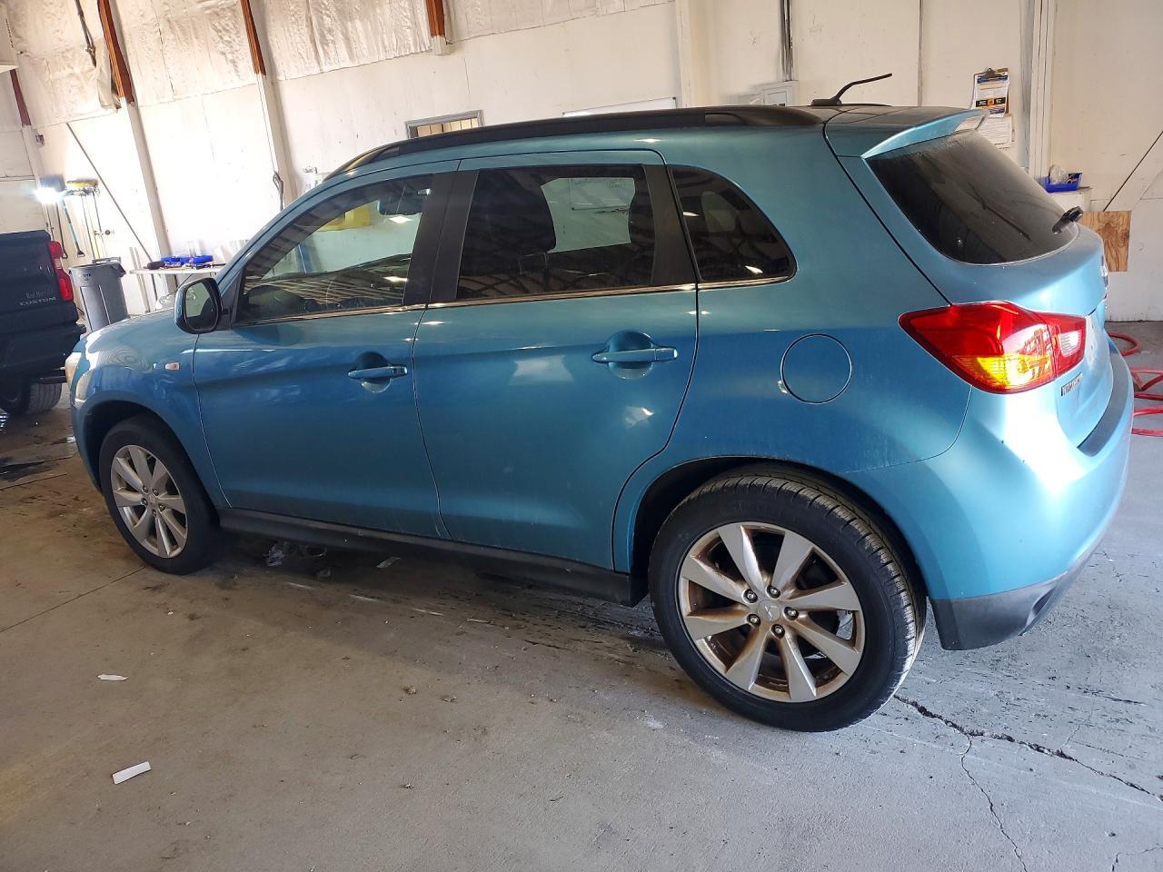 2013 Mitsubishi Outlander Sport Se - zdjęcie 2