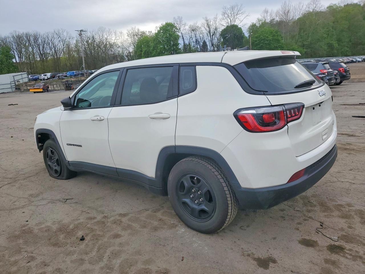 2020 Jeep Compass Sport - zdjęcie 2