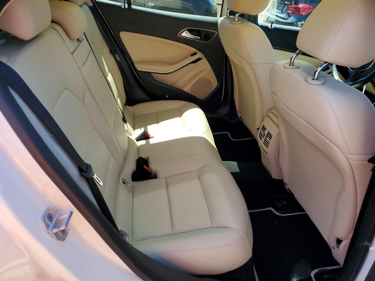 2015 Mercedes-Benz Gla 250 4Matic - zdjęcie 10