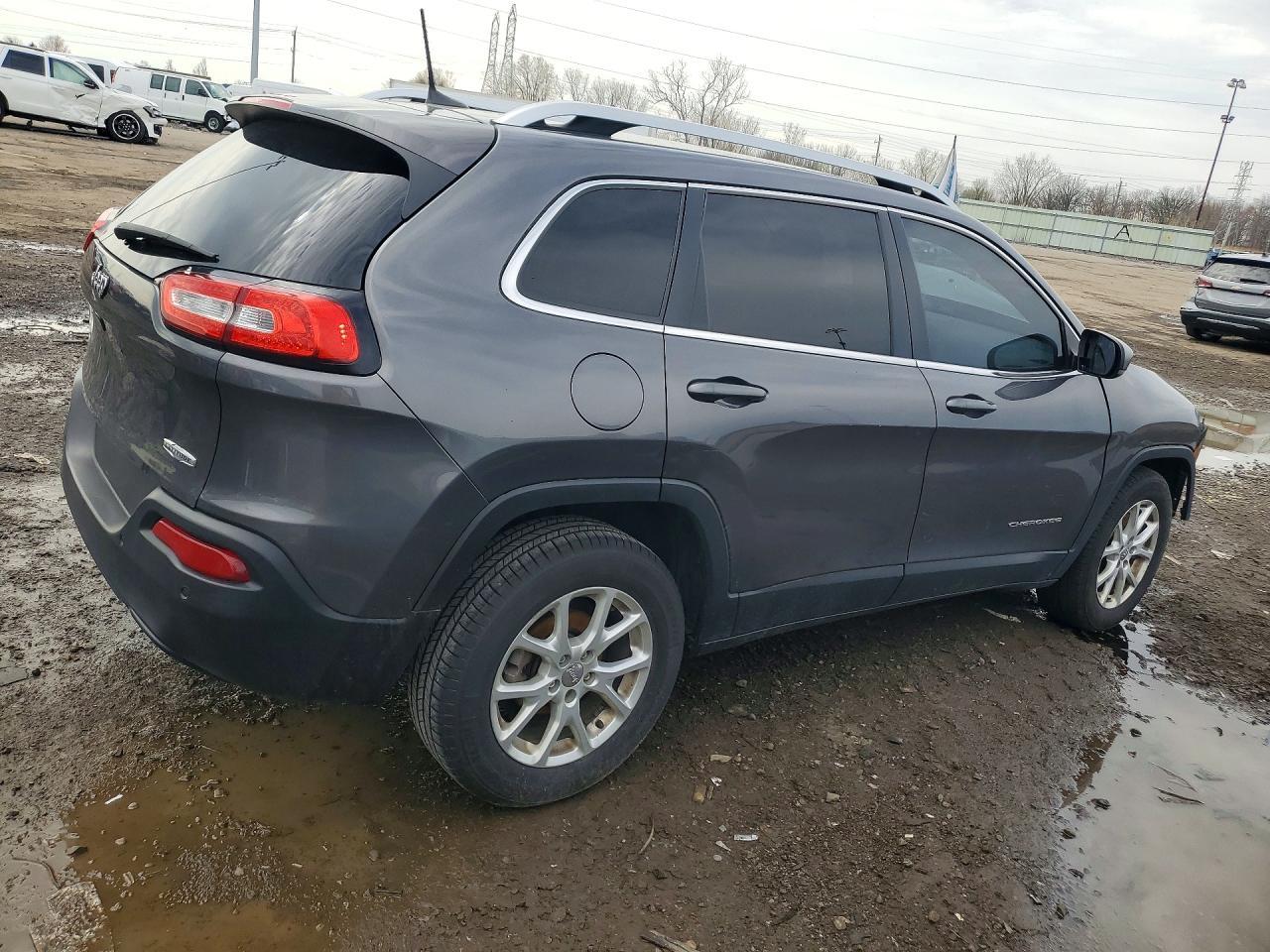 2016 Jeep Cherokee Latitude - zdjęcie 3