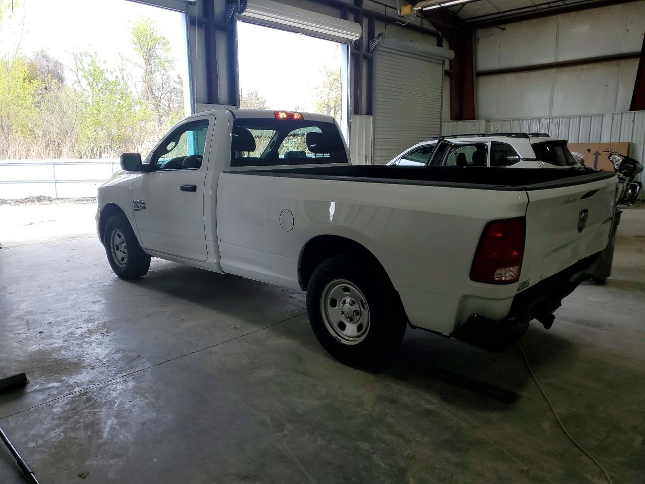 2021 Ram 1500 Classic Tradesman - zdjęcie 2