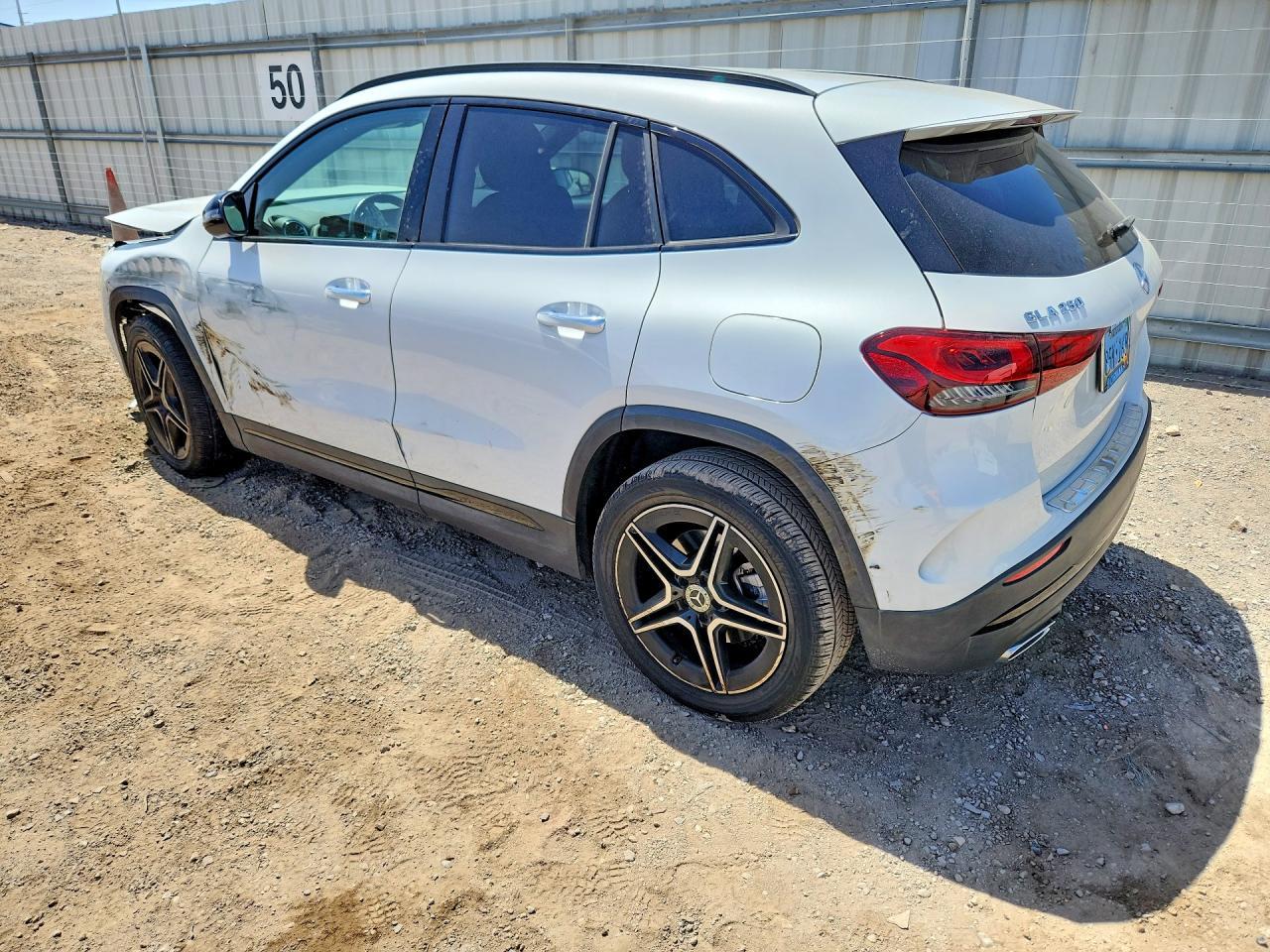 2022 Mercedes-Benz Gla 250 - zdjęcie 2