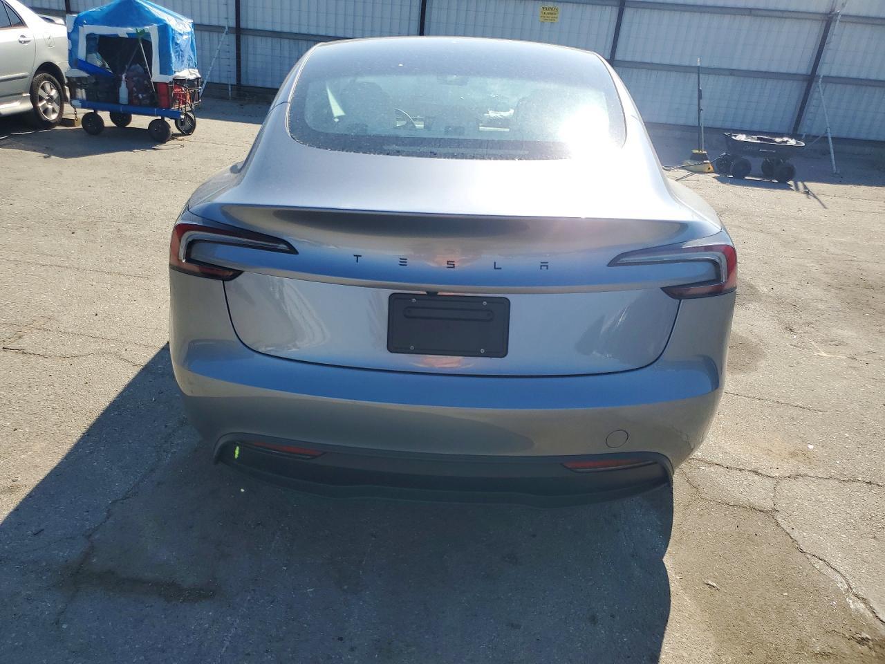 2026 Tesla Model 3 - zdjęcie 6