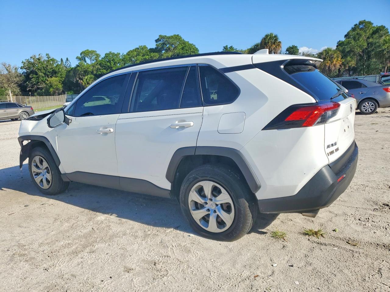 2019 Toyota Rav4 Le - zdjęcie 2