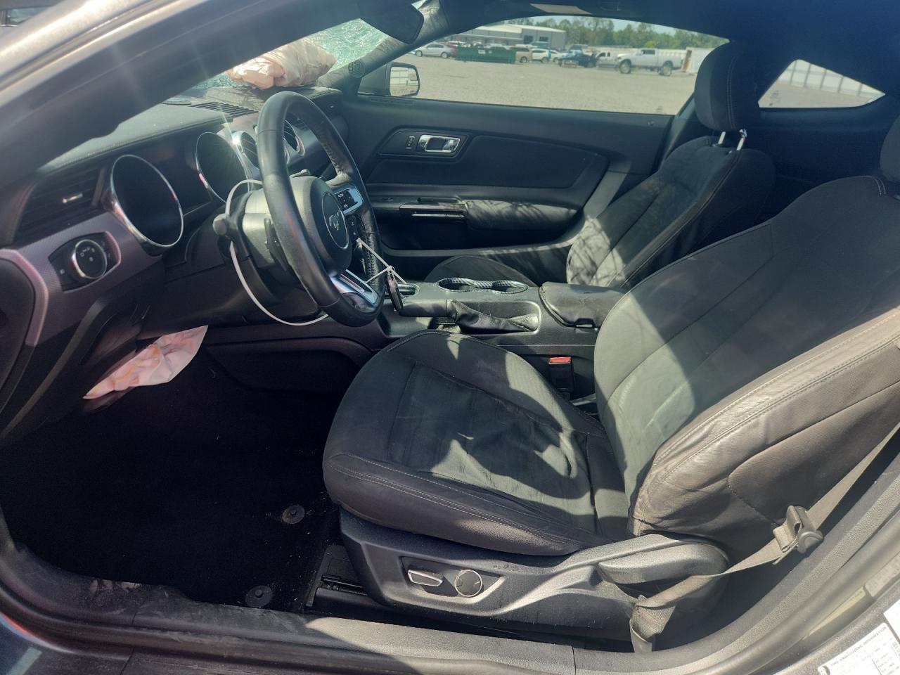 2016 Ford Mustang - zdjęcie 7