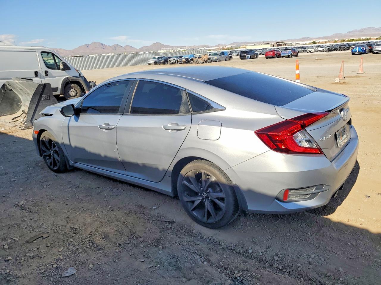 2020 Honda Civic Sport - zdjęcie 2