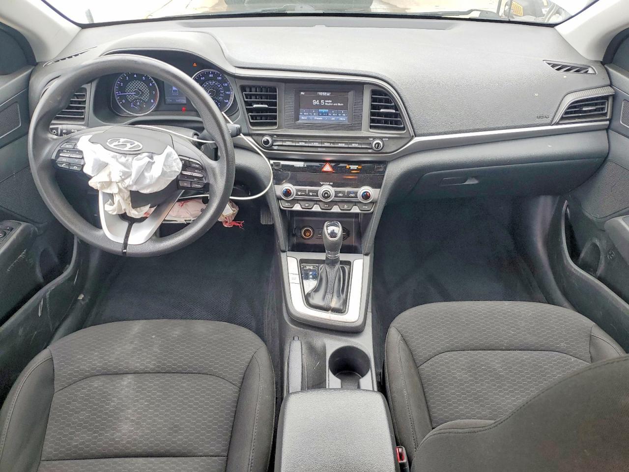 2020 Hyundai Elantra Se - zdjęcie 8