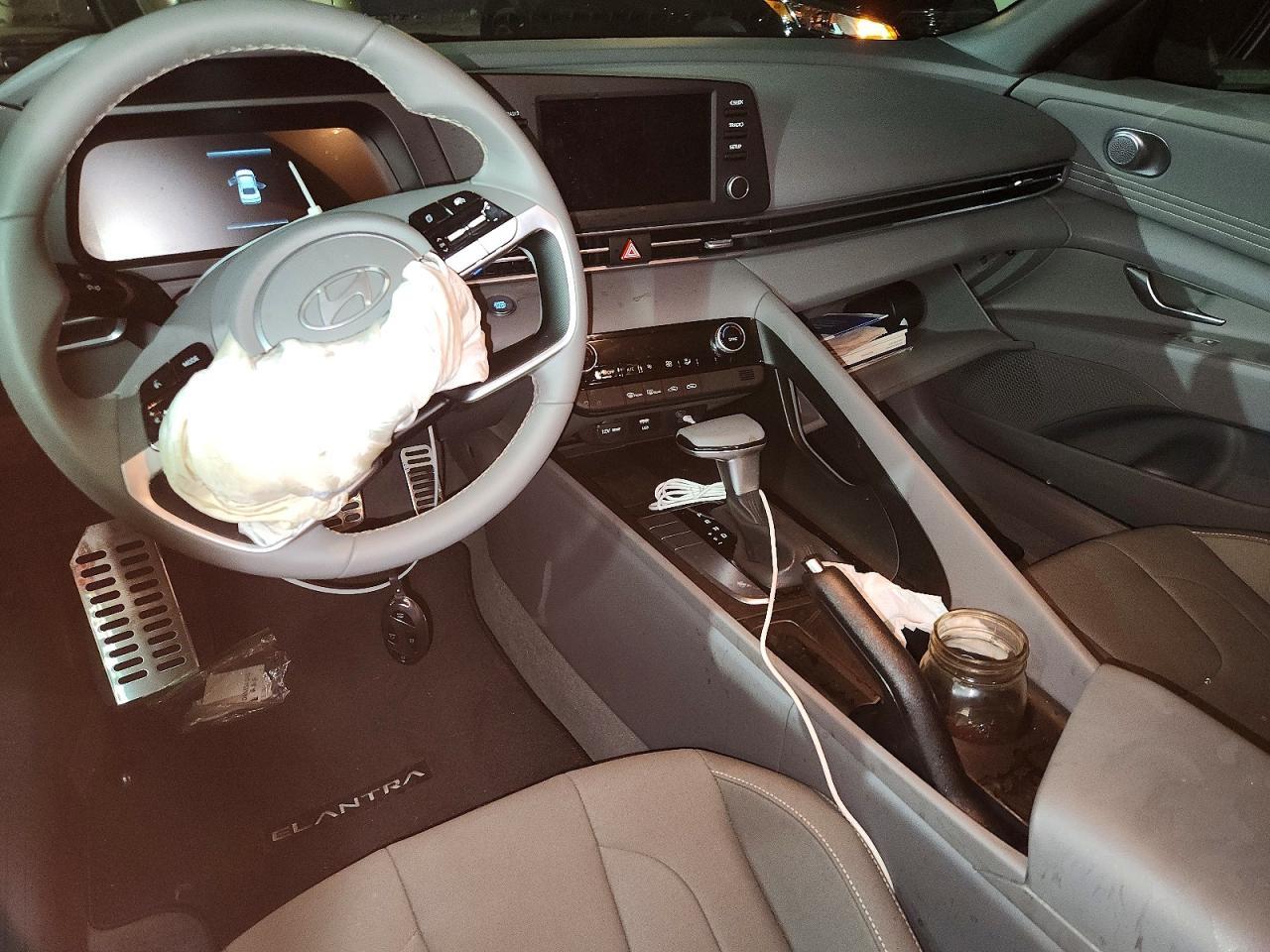 2026 Hyundai Elantra Sel Sport - zdjęcie 8