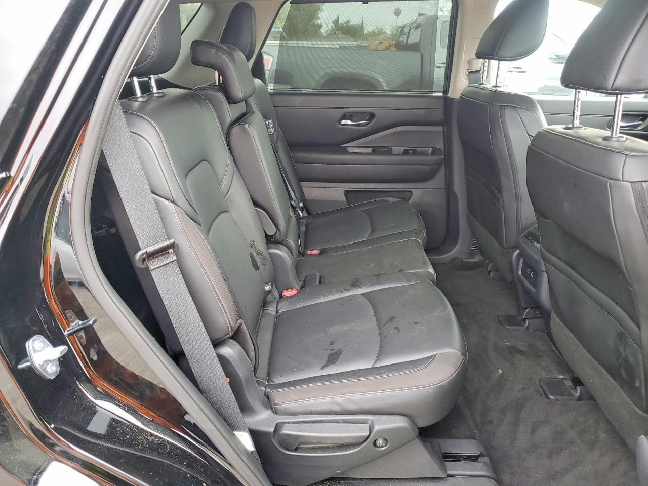 2025 Nissan Pathfinder Sl - zdjęcie 11