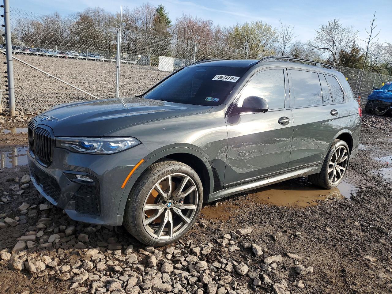 2022 BMW X7 M50I - zdjęcie główne