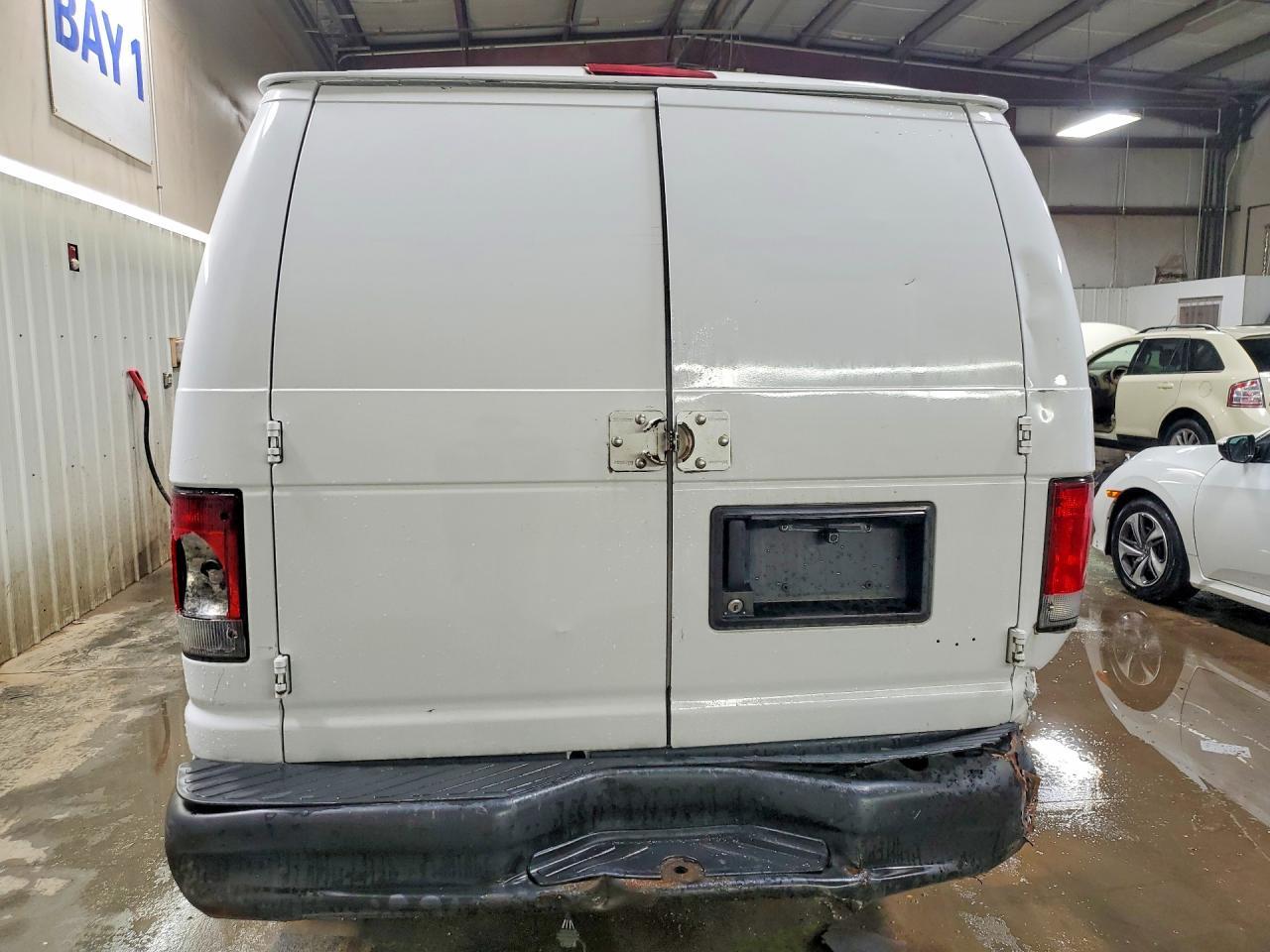 2014 Ford Econoline E250 Van - zdjęcie 6