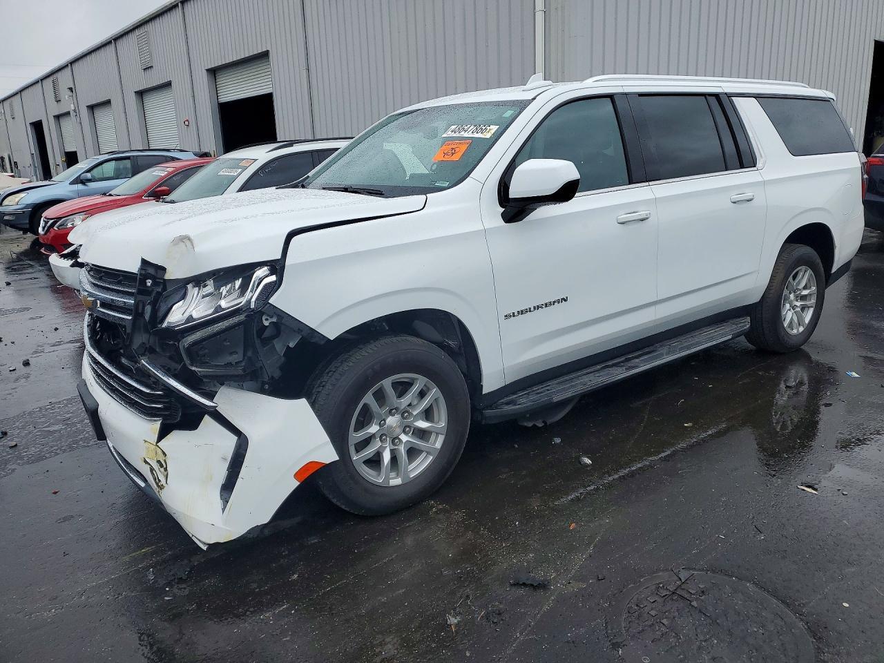 2023 Chevrolet Suburban C1500 Lt - zdjęcie główne