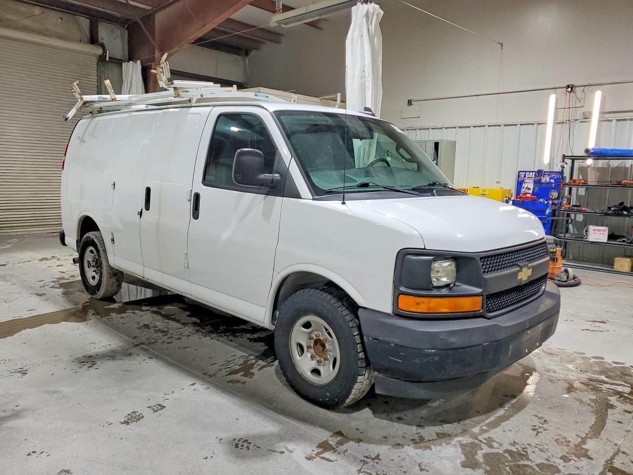 2017 Chevrolet Express G2500 - zdjęcie 4