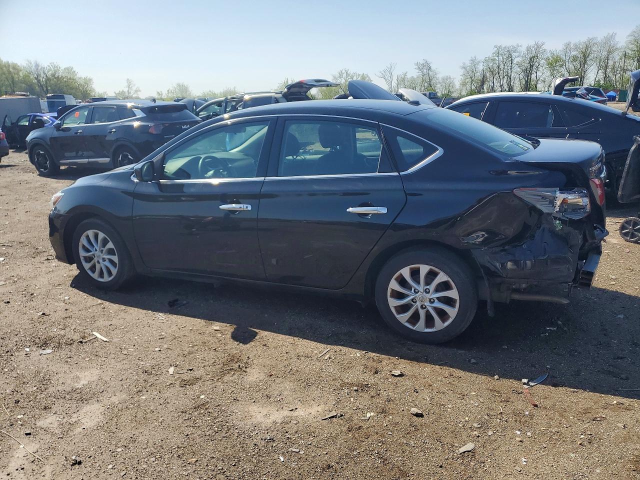2018 Nissan Sentra Sv - zdjęcie 2