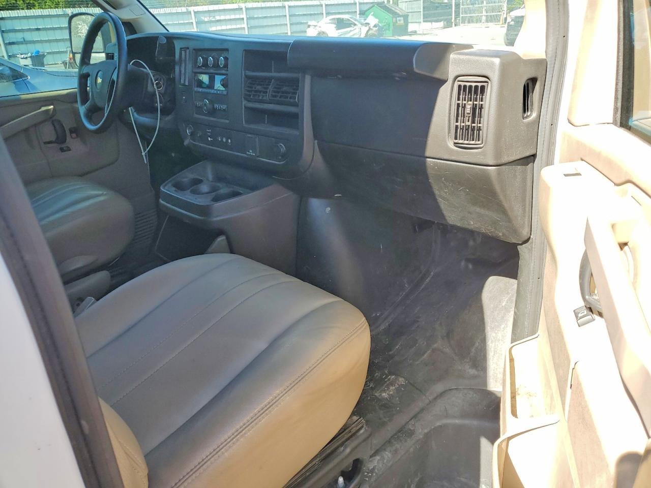 2022 Chevy Express G2500 Cargo - R&D - Prior Fleet - zdjęcie 8
