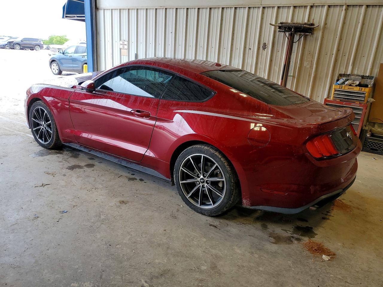 2019 Ford Mustang - zdjęcie 2