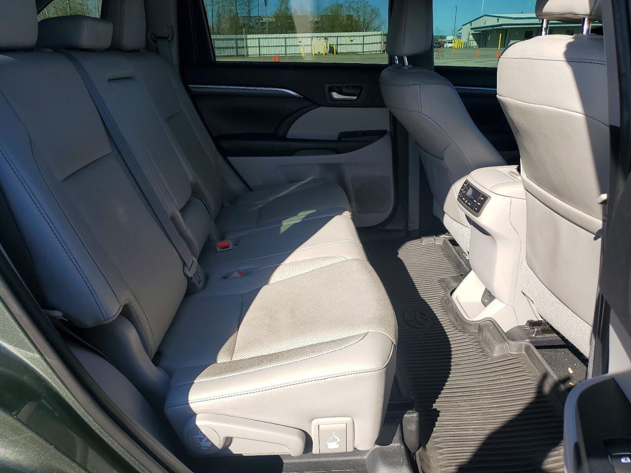 2019 Toyota Highlander Limited Platinum - zdjęcie 11
