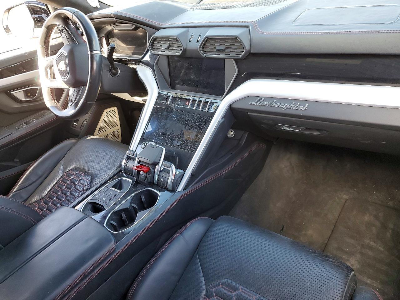 2024 Lamborghini Urus Performante - zdjęcie 8