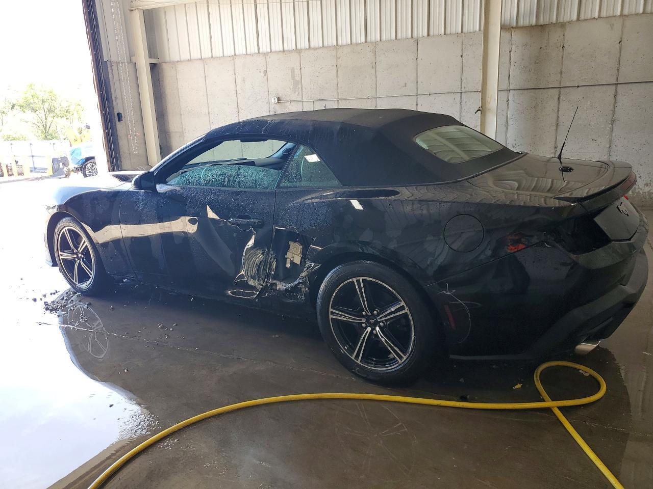 2024 Ford Mustang - zdjęcie 2