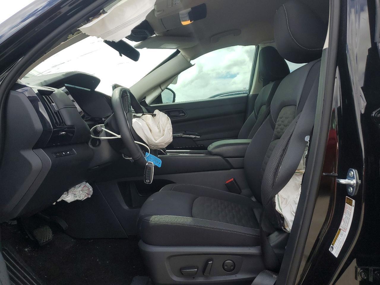 2025 Nissan Pathfinder Sv - zdjęcie 7